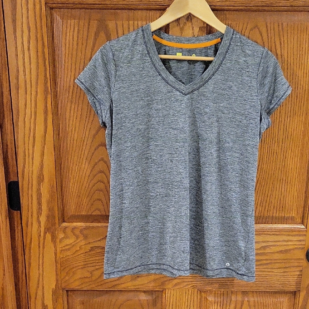 Xersion Heathered Gray Short Sleeve V Neck  Workout Shirt Large